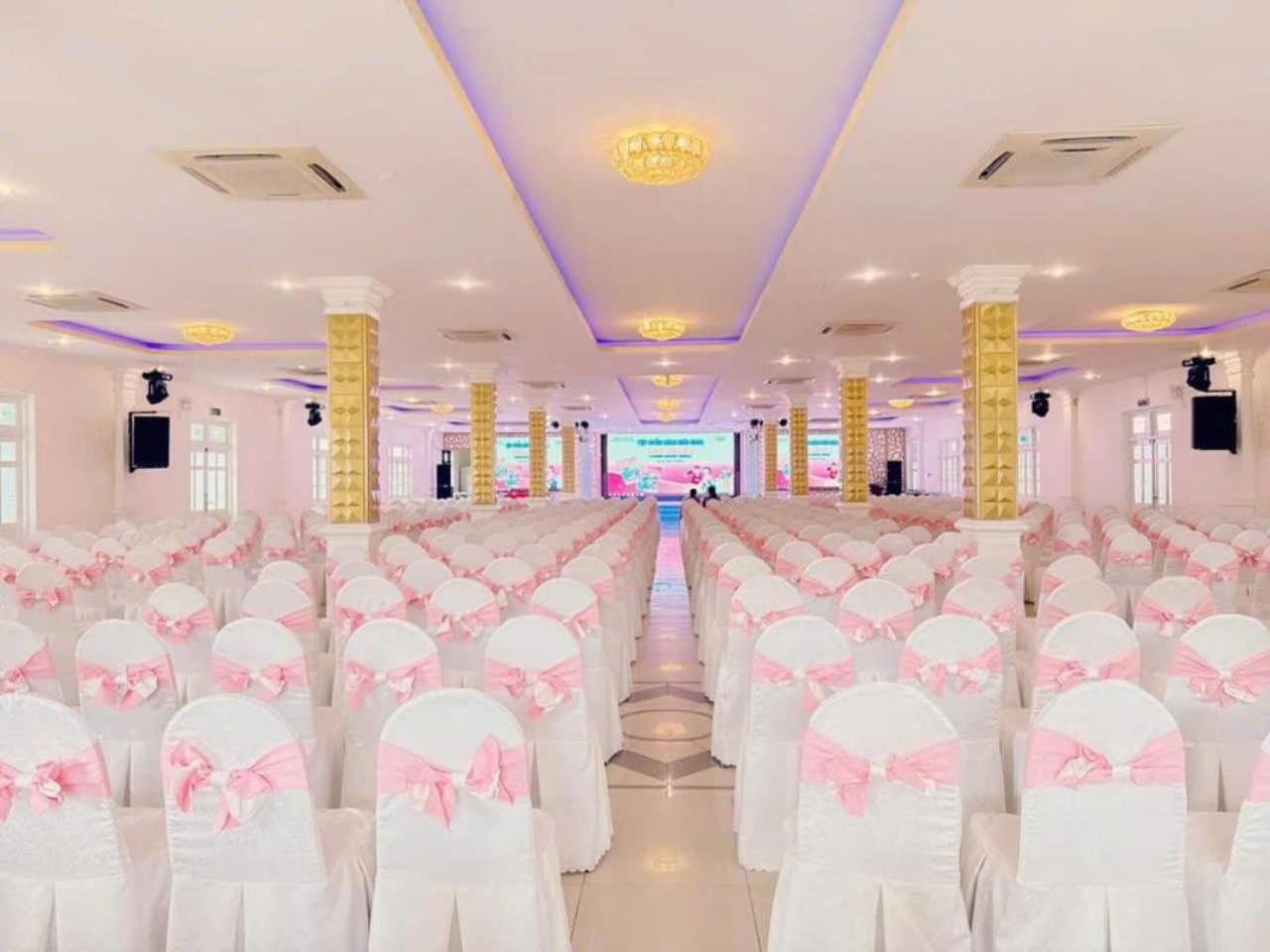 Dakruco Hotel Буонметхуот Экстерьер фото